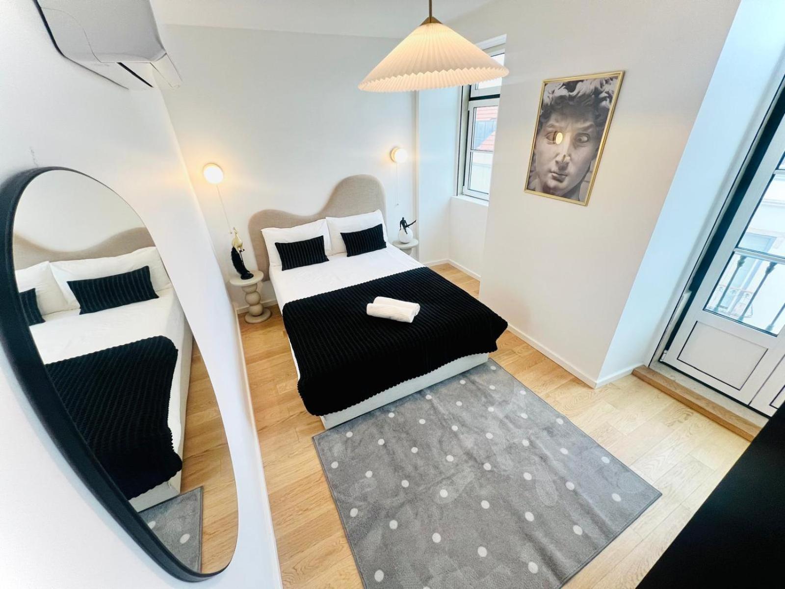 Apartment Pink House Ii Beautiful 2 Bedroom Flat In City Center Lissabon